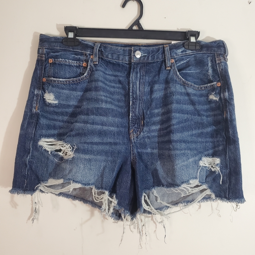 American Eagle 90's Boyfriend Short Distressed Raw Hem Dark Wash Size 18